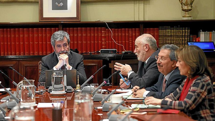 Pleno del CGPJ en 2020, con el ya dimitido Carlos Lesmes al frente. | FOTO: EFE