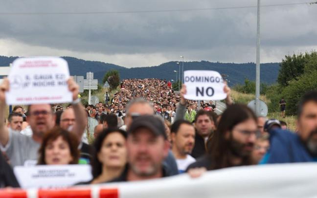 Protesta de los trabajadores de Mercedes este mi&eacute;rcoles