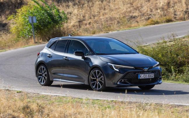 Toyota sigue apostado fuerte por el segmento de los turismos compactos con las tres carrocerías del Corolla. Toyota sigue apostado fuerte por el segmento de los turismos compactos con las tres carrocerías del Corolla.