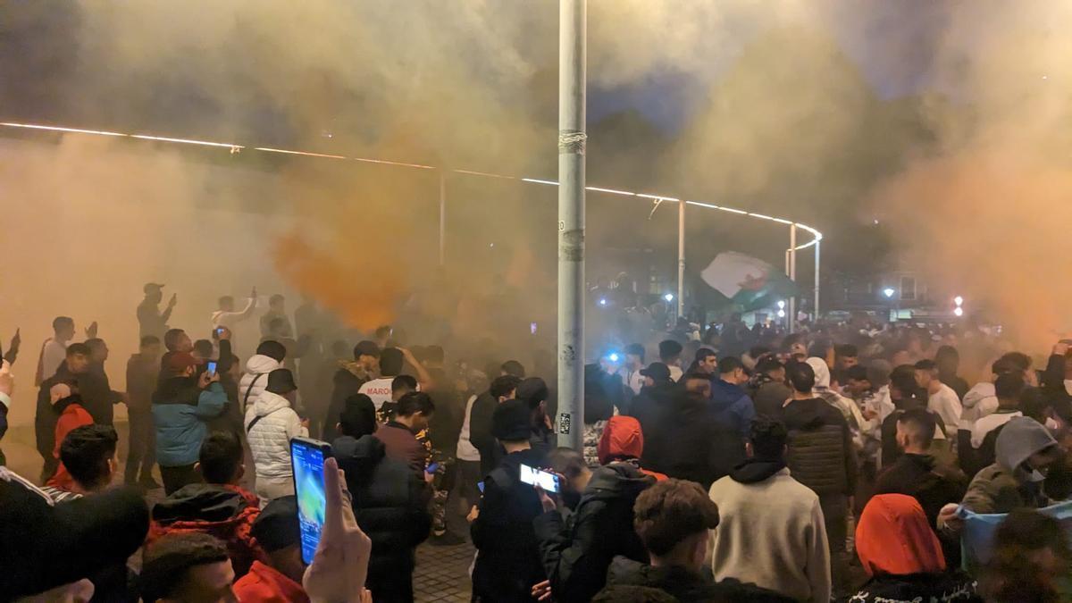 Los aficionados marroquíes celebran en Bilbao el pase a semifinales