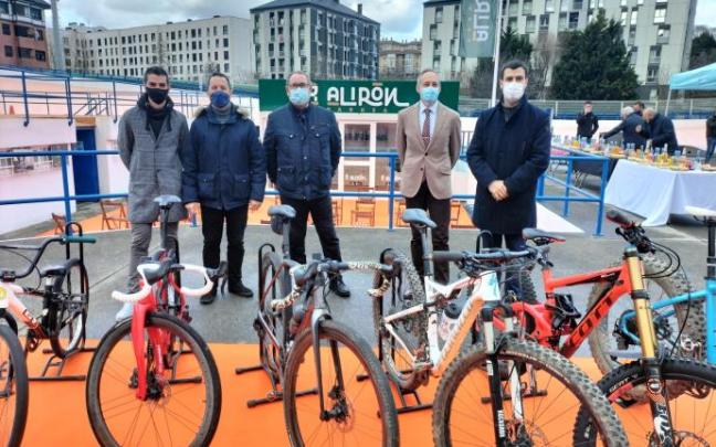 El velódromo será el punto central de información del proyecto de promoción turística y deportiva Alirón Parkea.