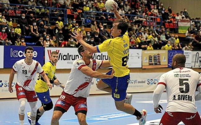 El Bidasoa Irun logró un triunfo que le permite respirar tranquilo antes de comenzar a disputar la European League. El Bidasoa Irun logró un triunfo que le permite respirar tranquilo antes de comenzar a disputar la European League.