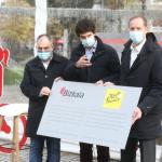 Christian Prudhomme, junto al Diputado General y el alcalde de Amorebieta