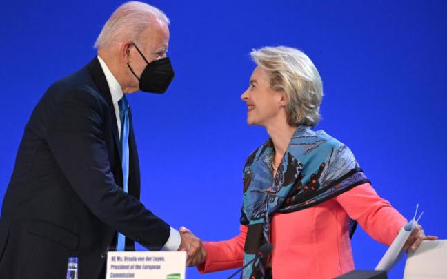 Biden y Von der Leyen se saludan en Bruselas. Biden y Von der Leyen se saludan en Bruselas.