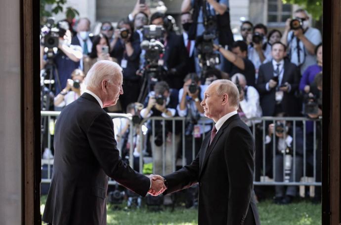 Biden y Putin durante un encuentro en junio de 2021.