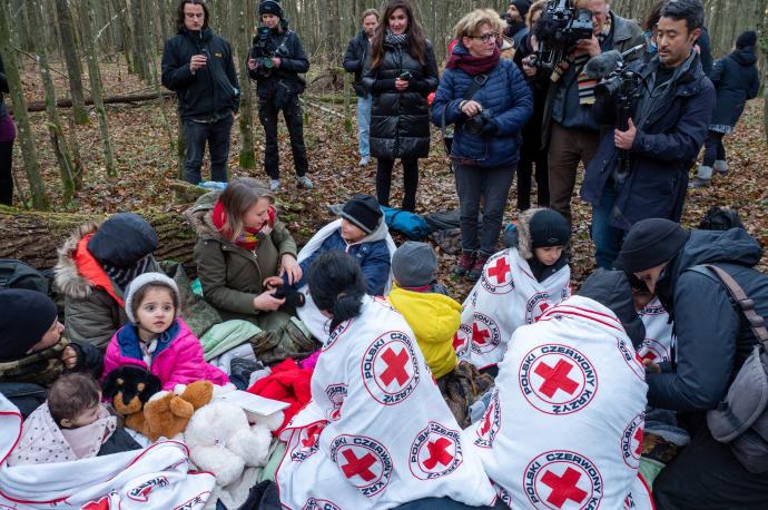 Las ONG advierten que miles de personas se encuentran en situación extrema en la frontera de Bielorrusia