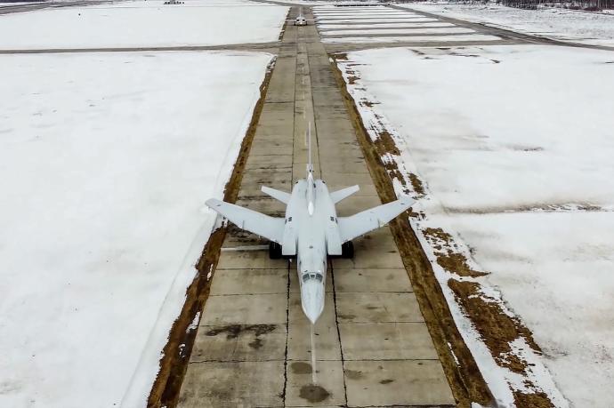 Un Tupolev que participa en los ejercicios militares.