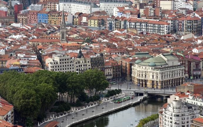 Fotografía tomada desde una zona alta de la capital vizcaina.