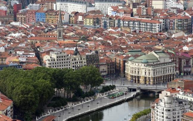 Fotografía tomada desde una zona alta de la capital vizcaina.