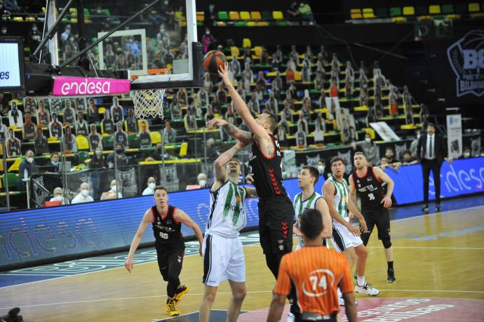 Los hombres de negro no han fallado ante el Joventut.