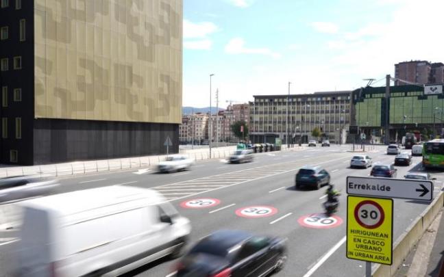Entrada a Bilbao por San Mamés. Entrada a Bilbao por San Mamés.
