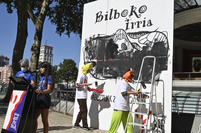 Bil y Bao borran la sonrisa de Marijaia del cartel de Bilboko Irria