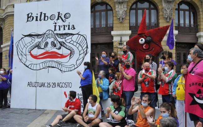 El programa Bilbako Irria está auspiciado por las comparsas con 35 actos en cinco días El programa Bilbako Irria está auspiciado por las comparsas con 35 actos en cinco días