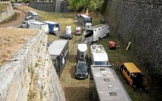 Remolques en los fosos de la Ciudadela. Foto: Javier Bergasa