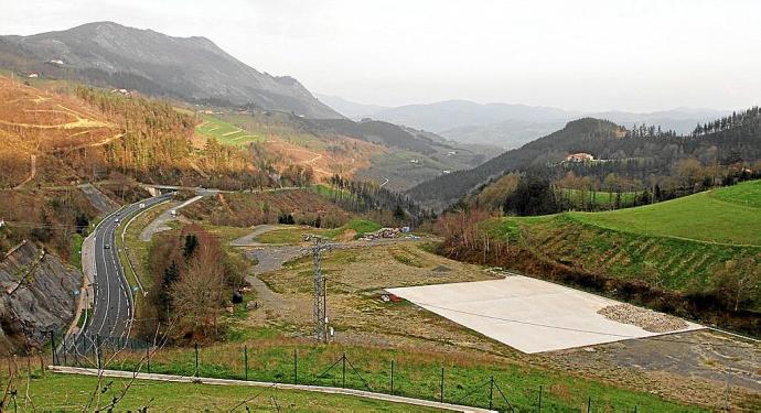 Terrenos de Azkarate en los que se proyecta una planta para tratar residuos de obras y construcción.