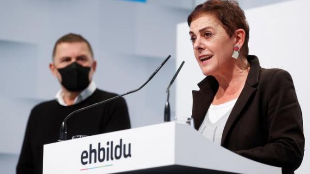 Mertxe Aizpurua y Arnaldo Otegi, en la rueda de prensa de EH Bildu