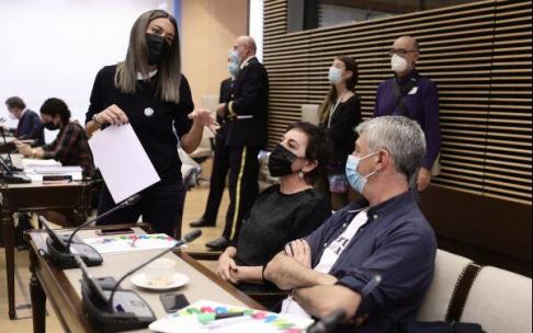 Miriam Nogueras, de Junts, se dirige a los diputados de EH Bildu Mertxe Aizpurua y Oskar Matute.