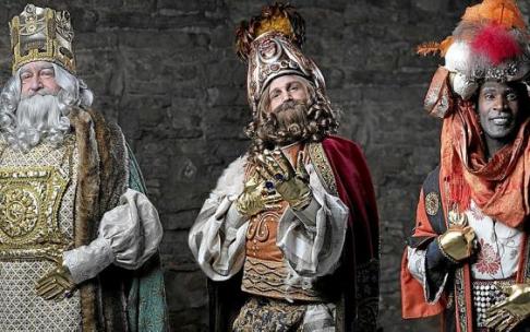 Para sus Majestades de Oriente no es competencia el tirón que tiene Olentzero. "Somos muy amigos y cada vez que venimos, le hacemos una visita a su caserío", dicen. Para sus Majestades de Oriente no es competencia el tirón que tiene Olentzero. "Somos muy amigos y cada vez que venimos, le hacemos una visita a su caserío", dicen.