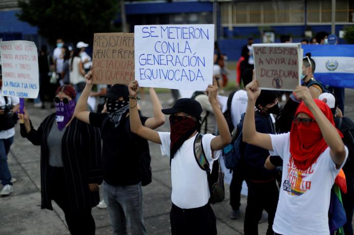 Manifestación contra el uso del Bitcoin en El Salvador.