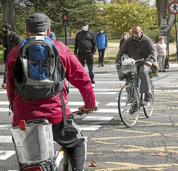 Ciclistas por Vitoria. Foto: Josu Chavarri