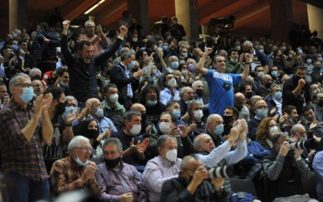 Aficionados en la final del Cuatro y Medio el pasado noviembre entre Laso y Altuna en el Bizkaia de Bilbao.