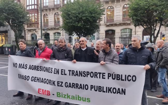 Concentración de Bizkaibus hoy en la calle Hurtado Amézaga. Onda Vasca
