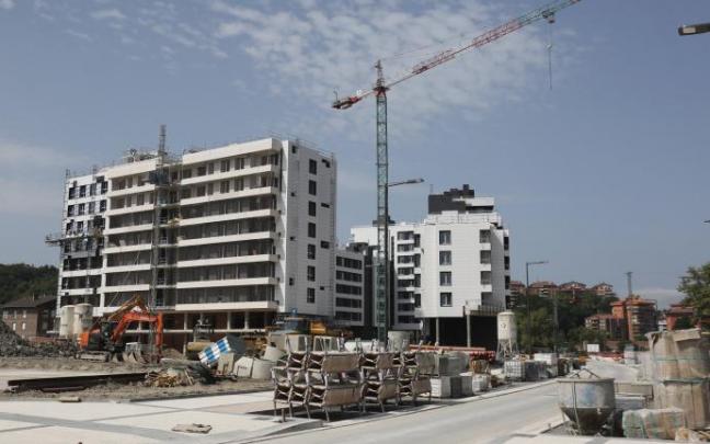 Bloque de viviendas en construcción Bloque de viviendas en construcción