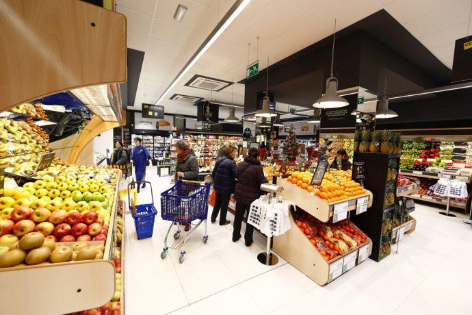 Interior de un supermercado.