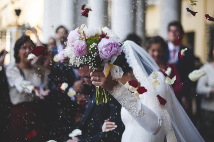 Euskadi cuadriplicó en primavera la cifra de bodas por los efectos de la covid en 2020