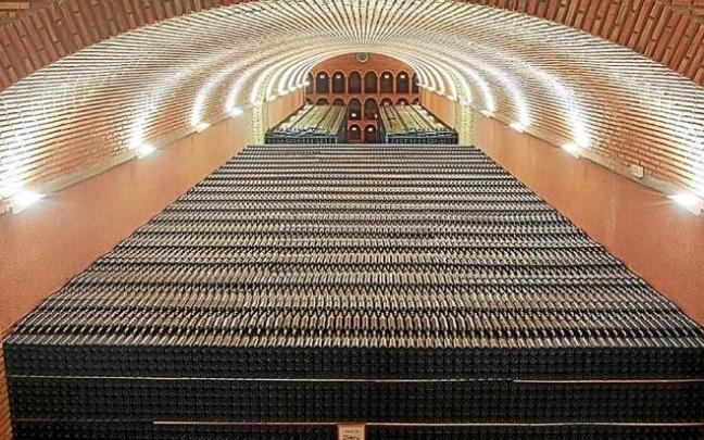 Imagen del interior de Bodegas Campillo. Foto: P. J. P.