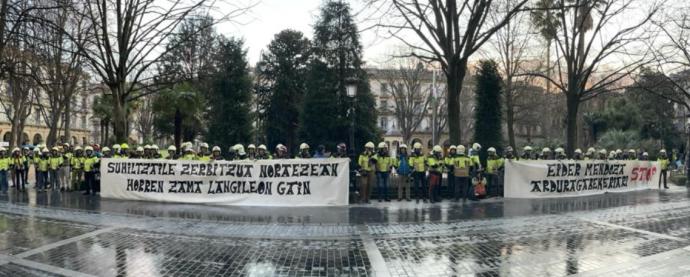 Protesta de los bomberos, este jueves en Donostia