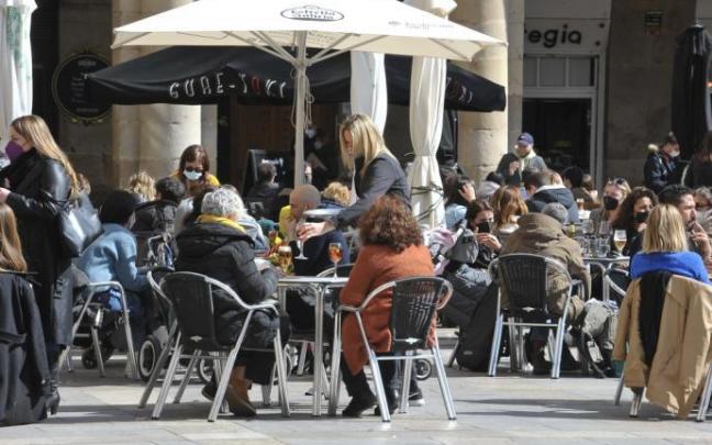 Los bonos de hostelería del Ayuntamiento de Bilbao se han puesto a la venta a las 16.00 horas