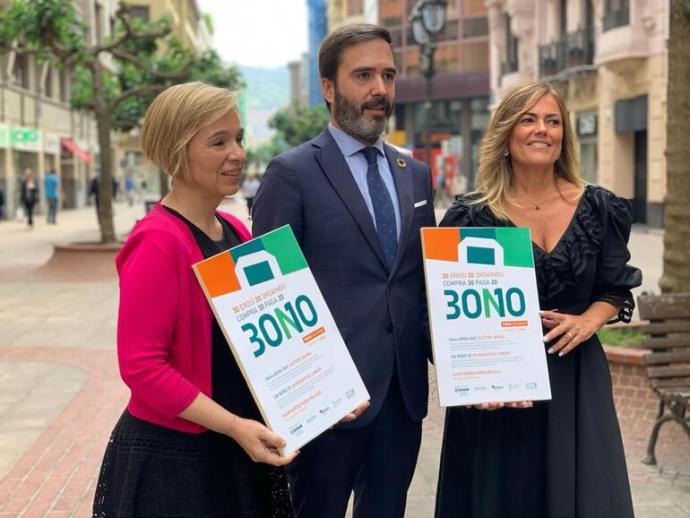 Ainara Basurko y Javier Hurtado en el balance de la campaña 'Euskadi Bono Denda'