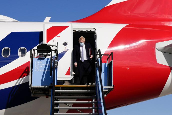 Boris Johnson, ayer en el aeropuerto de Múnich.