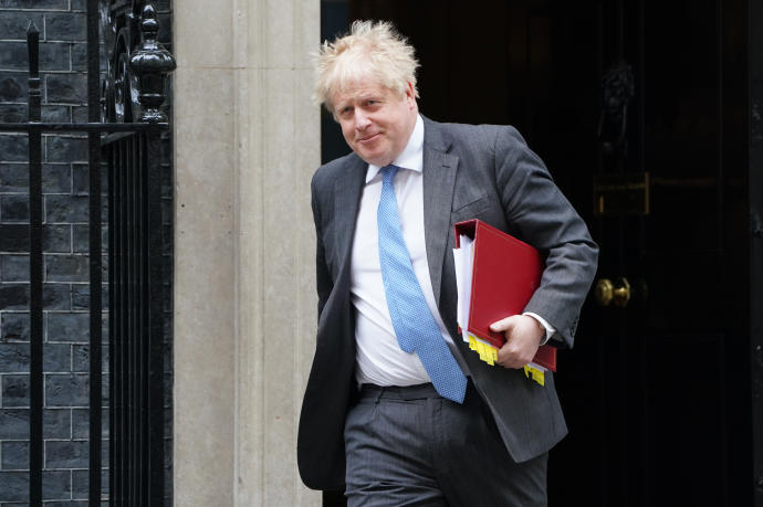 Boris Johnson abandona el número 10 de Downing Street.