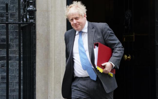 Boris Johnson abandona el número 10 de Downing Street. Boris Johnson abandona el número 10 de Downing Street.