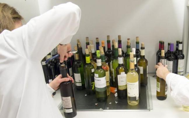 Botellas de vino de rioja alavesa.