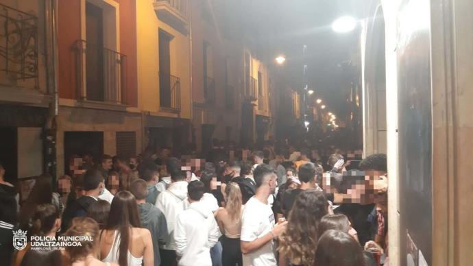 Las asociaciones de hostelería apoyan el "cierre silencioso" de bares este Juevintxo en lo Viejo