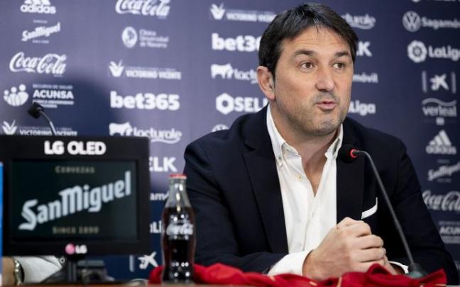 Braulio Vázquez, director deportivo de Osasuna, en una rueda de prensa.