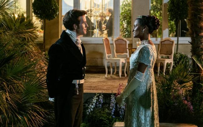 Shonda Rhimes: "Todo lo que el público espera de la realidad de 'Los Bridgerton' sigue ahí"