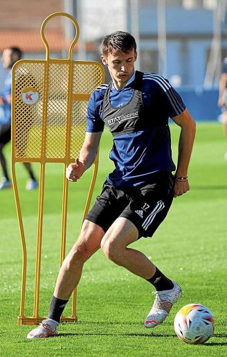 Ante Budimir, en los compases iniciales del entrenamiento de ayer en Tajonar.