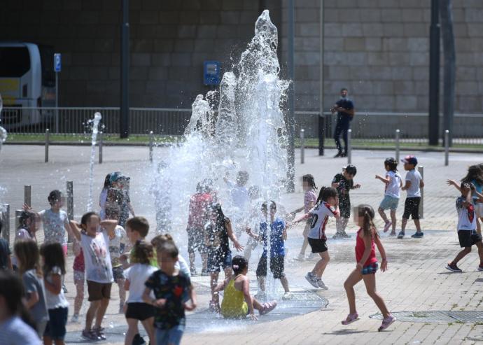 Imagen de archivo de un día caluroso en Bilbao.