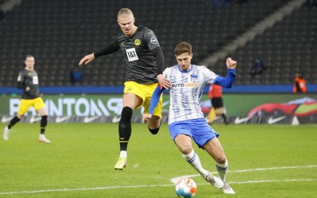 Imagen del partido entre Hertha y Dortmund el pasado sábado en Berlín.