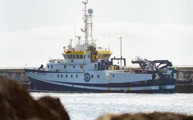 El buque Ángeles Alvariño permanece en el Puerto de Santa Cruz de Tenerife desde este sábado.