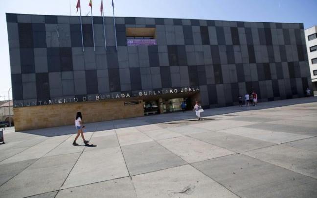 Fachada de la Casa Consistorial de Burlada.