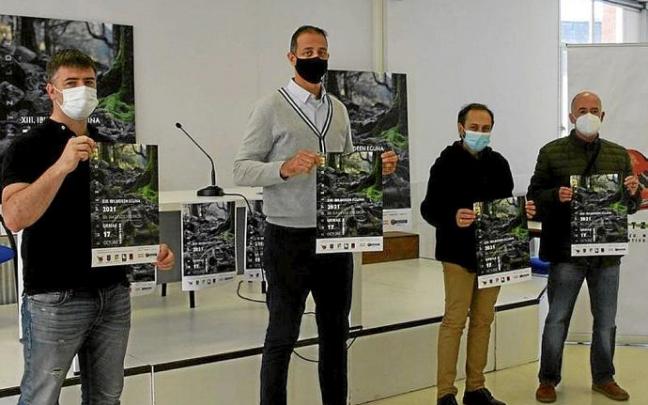 Los representantes de los cuatro municipios organizadores.