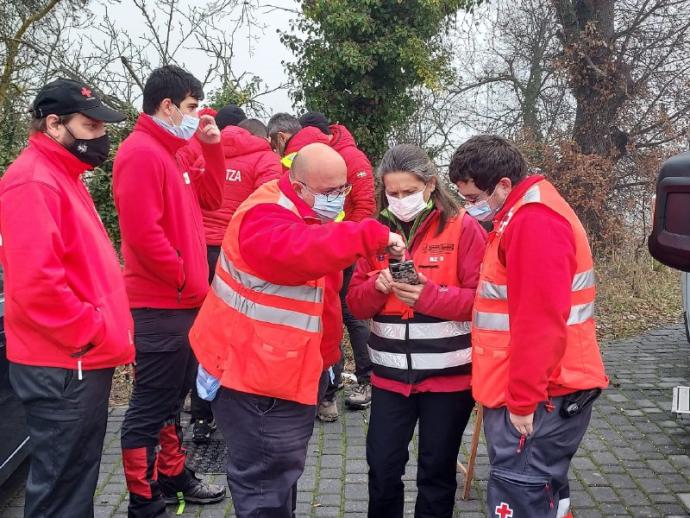 Efectivos de emergencias en las tareas de búsqueda