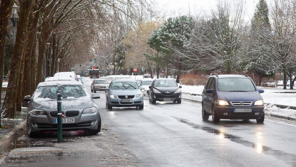 Trafico en la calle Iturritxu de Vitoria