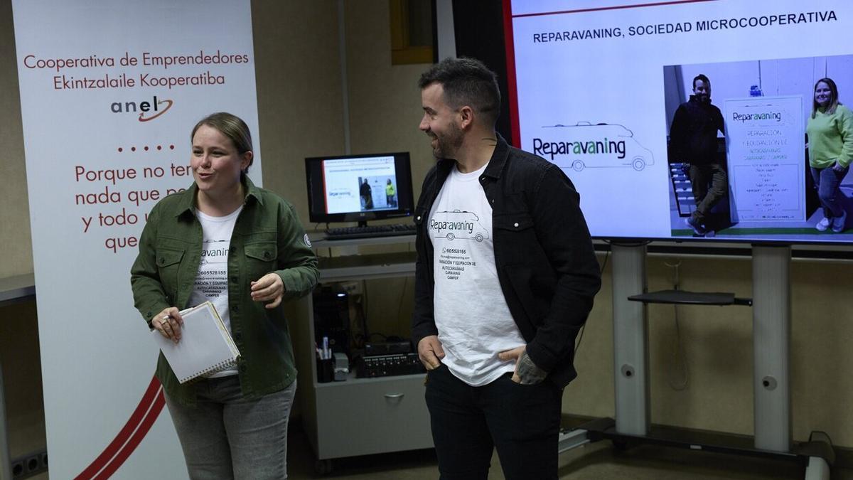 Idoia León y Aitor Gómez, de Reparavaning