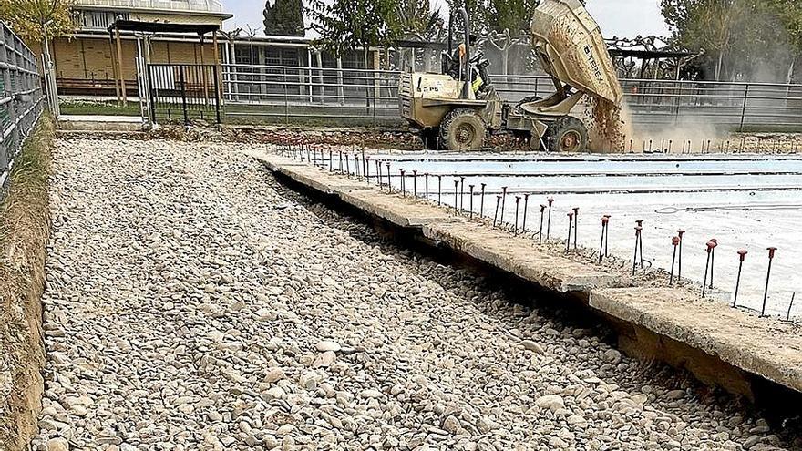 Obras que están llevando a cabo en las piscinas.